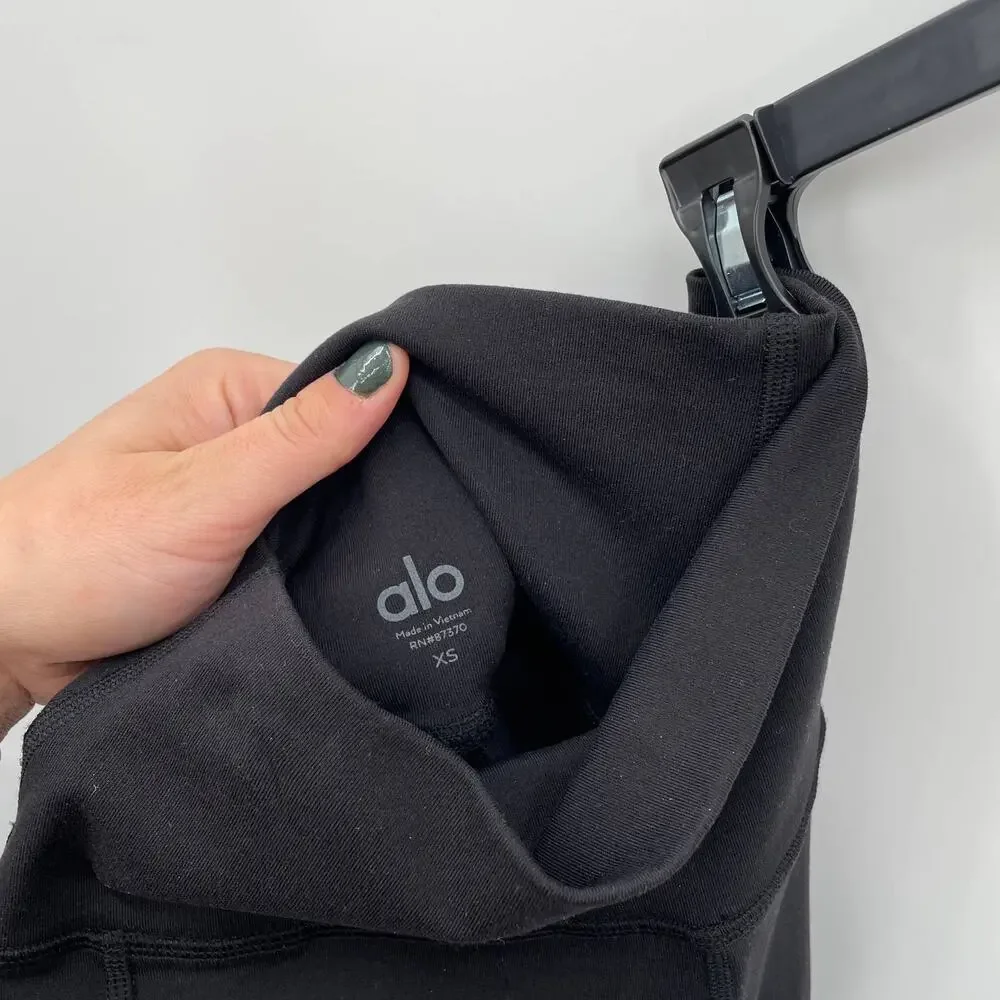 ALO YOGA Black High-Waisted Moto Loggings // XS